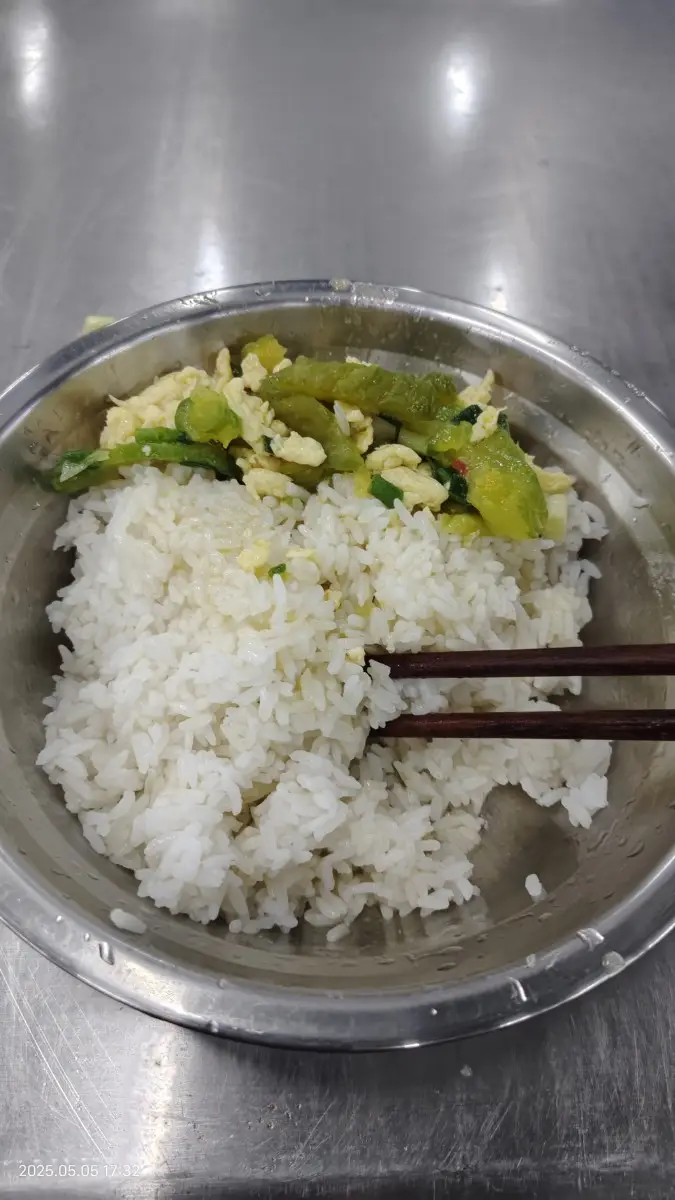 今天的晚饭，自己的一口气在上班。-神人佛-文文8客